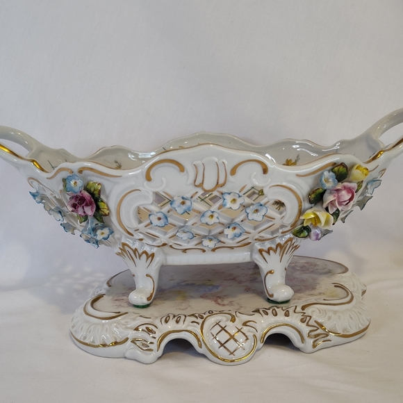 19th Century Carl Thieme Reticulated Centerpiece RARE WITH BASE - Picture 11 of 12